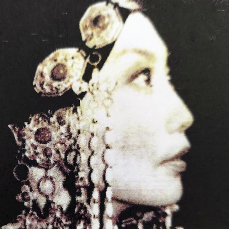 <span style="color: #000000 !important;font-size: 14pt">During her time in the West, Irina became a favorite model of Irving Penn and a natural for extreme Asian type shoots.</span>